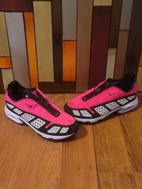 Nike Airmax Sender Hyper Pink/Black/White Womens 9.5 Sneakers